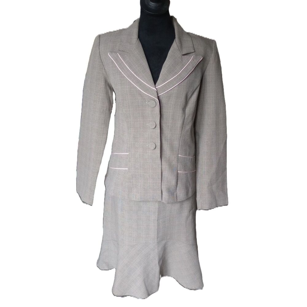 Cato Women's 10 Plaid With Pink Piping Along Label & Pockets Career Suit, Vtg